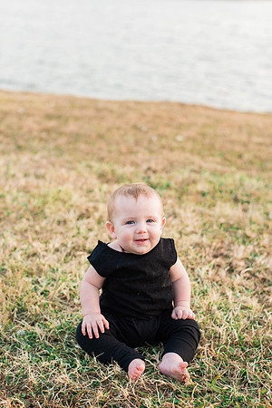 View More: http://arikajordanphotography.pass.us/marsh-family-december-2017