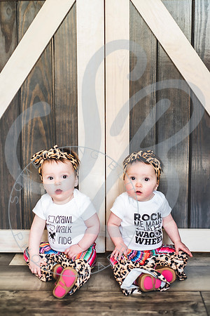 Whitfield Twins - 8 Month_011422_0032