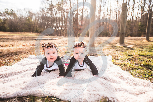 Whitfield Twins - 8 Month_011422_0299