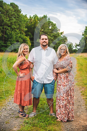 Pam Gillis Family Generational_081422_0430