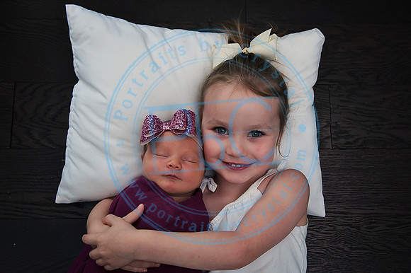 Taylor Moran - Newborn_052019_0044_1