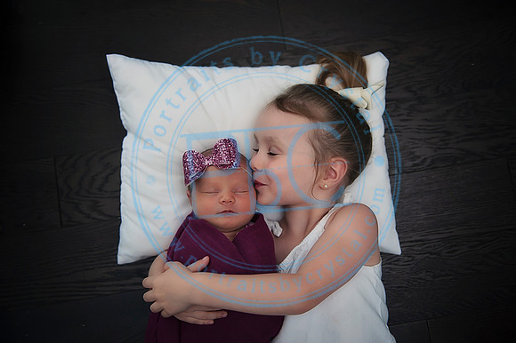 Taylor Moran - Newborn_052019_0066_1