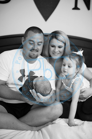 Taylor Moran - Newborn_052019_0128