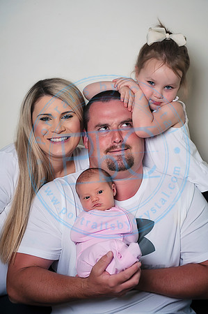 Taylor Moran - Newborn_052019_0269_1