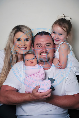Taylor Moran - Newborn_052019_0278_1