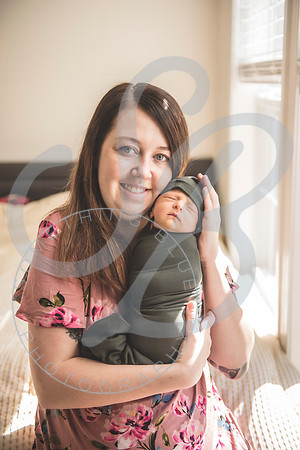 August - Newborn_101521_0122