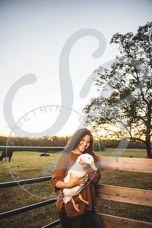 Esther - Senior_102721_0121