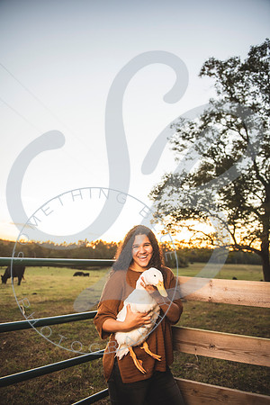 Esther - Senior_102721_0120