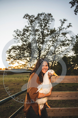 Esther - Senior_102721_0111