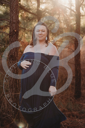 Lindsay - Maternity_112522_0173