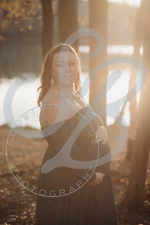 Lindsay - Maternity_112522_0207