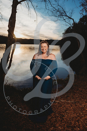Lindsay - Maternity_112522_0254