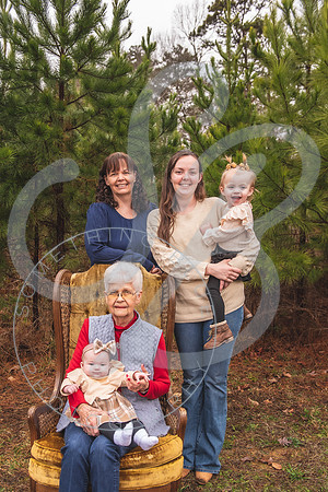 Williamson Extended Family_021124_0077