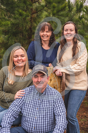 Williamson Extended Family_021124_0100