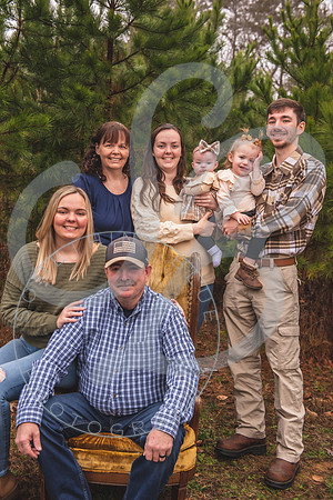 Williamson Extended Family_021124_0104