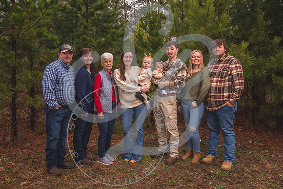 Williamson Extended Family_021124_0219