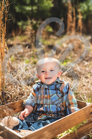 Declan - 8 Month_032622_0044
