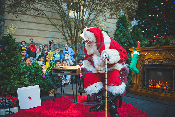 Santa's Arrival - TTC_112219_0638