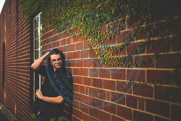 Dylan - Senior_042820_0183