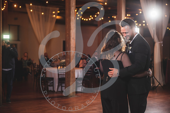 Melissa & Tim - Wedding Slideshow112721.256