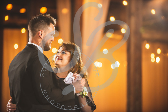 Melissa & Tim - Wedding Slideshow112721.253