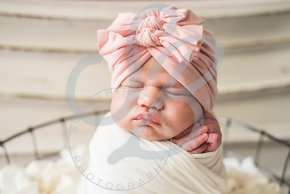 Isla - Newborn_010622_0210