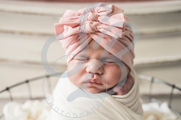 Isla - Newborn_010622_0223