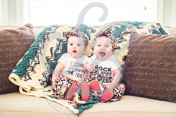 Whitfield Twins - 8 Month_011422_0119