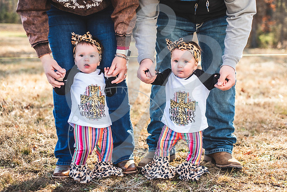 Whitfield Twins - 8 Month_011422_0213