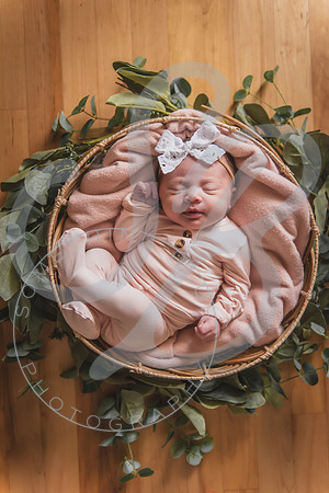 Mia - Newborn_052424_0646