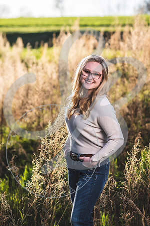 Jaeden - Senior_041022_0028