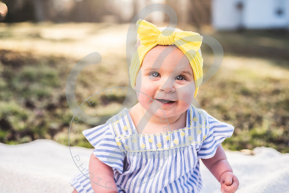 Jessie - 8 Month_031822_0194