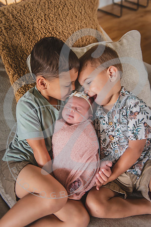 Mia - Newborn_052424_0108