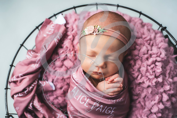 Alice - Newborn_030822_0173
