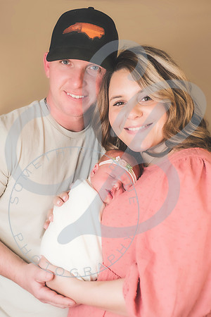 Everleigh - Newborn_030422_0159