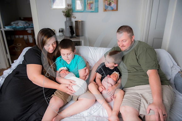 Adcock Twins - Newborn_070225_0354