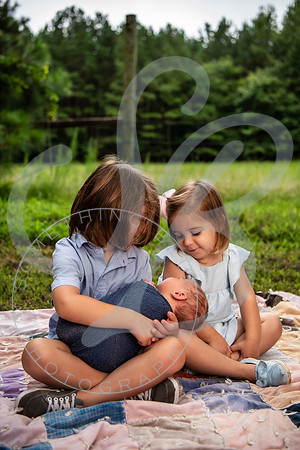Brady - Newborn_081925_0122_1
