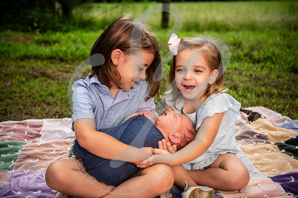 Brady - Newborn_081925_0132_1