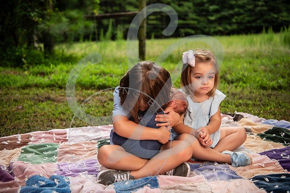 Brady - Newborn_081925_0119_1