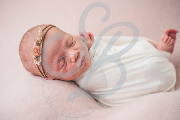 Alice - Newborn_030822_0231