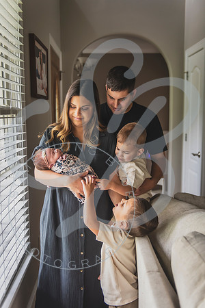 Mia - Newborn_052424_0440