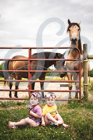 Whitfield Twins - 1 year_060322_0443