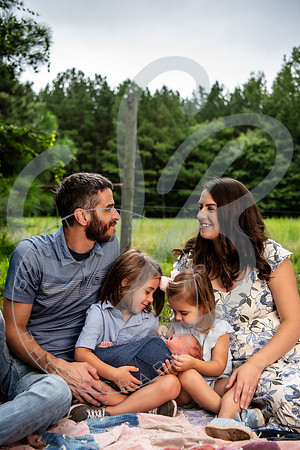 Brady - Newborn_081925_0115_1