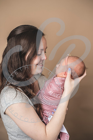 Alice - Newborn_030822_0129