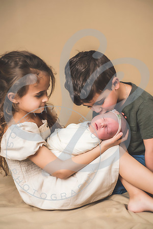 Everleigh - Newborn_030422_0089