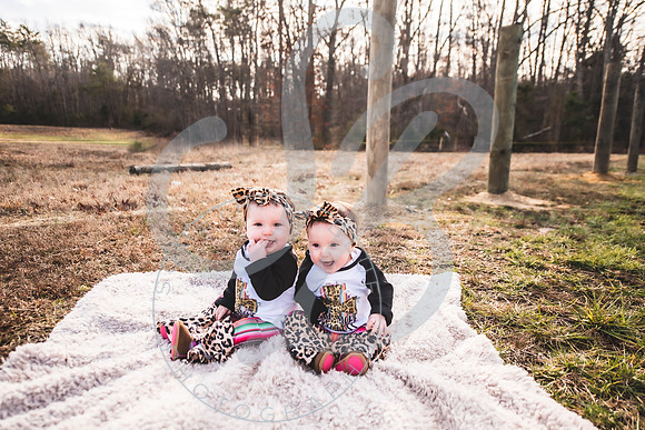 Whitfield Twins - 8 Month_011422_0385
