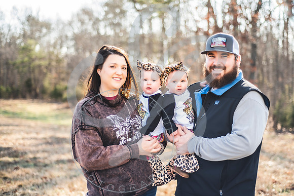 Whitfield Twins - 8 Month_011422_0268
