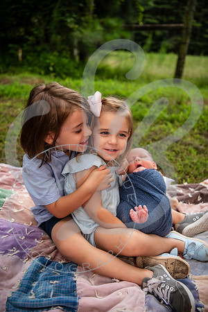 Brady - Newborn_081925_0156_1