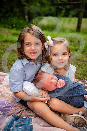 Brady - Newborn_081925_0182_1