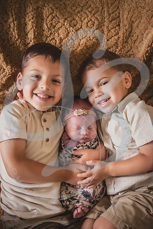 Mia - Newborn_052424_0519